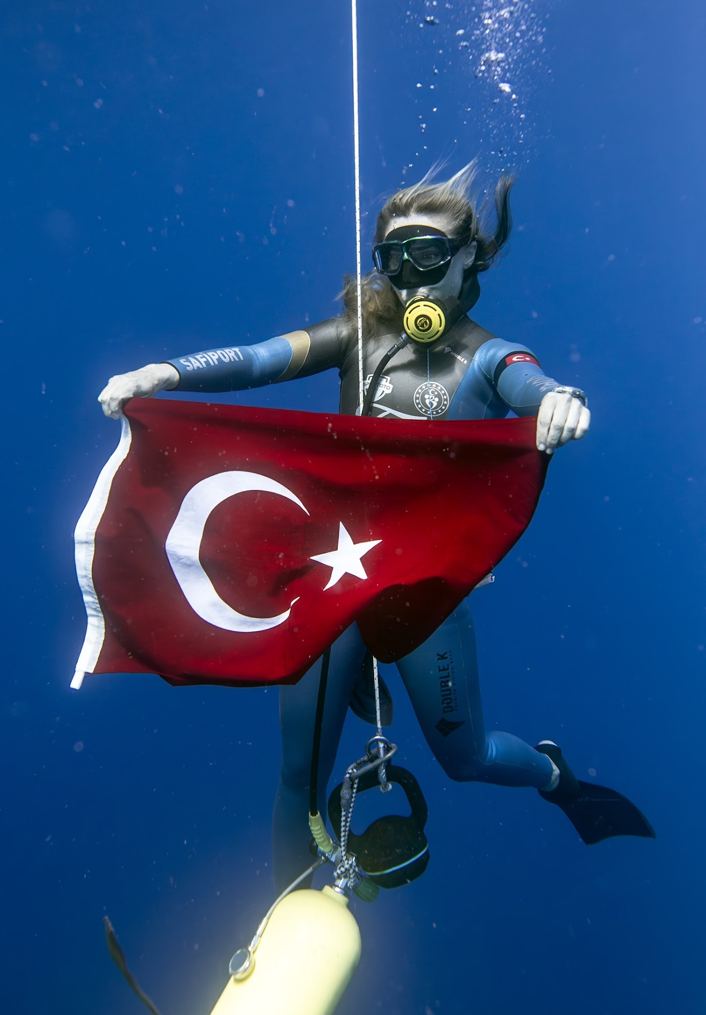 Şahika Ercümen’den Dünya Rekoru – “Gazze nefes alsın, karanlıklar aydınlığa çıksın”